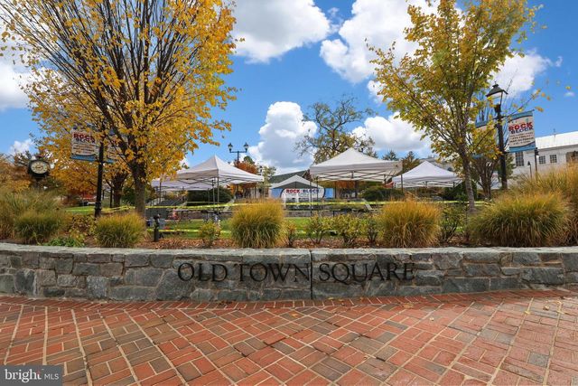 9800 BOLTON VILLAGE CT, Fairfax, VA 22032