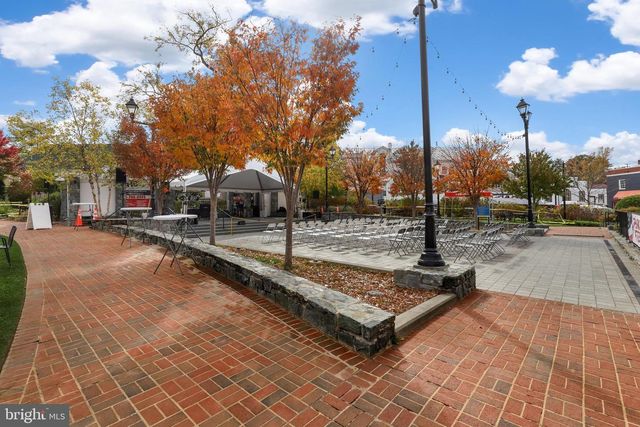 9800 BOLTON VILLAGE CT, Fairfax, VA 22032