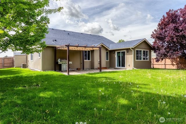 301 NE Danner Lane, College Place, WA 99324