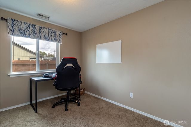 301 NE Danner Lane, College Place, WA 99324