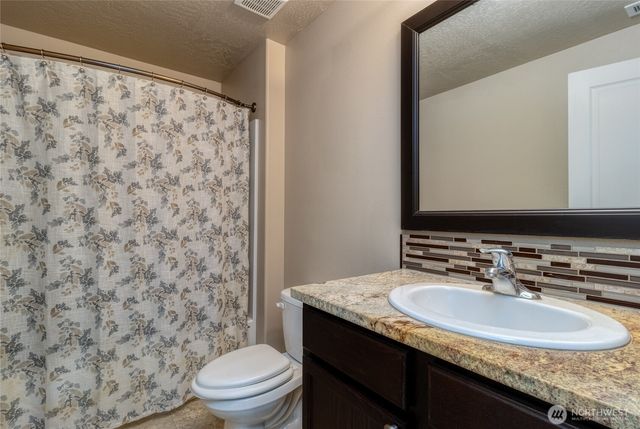 301 NE Danner Lane, College Place, WA 99324