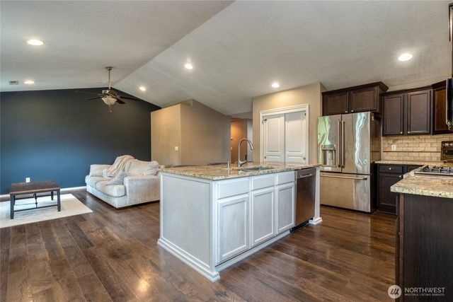 301 NE Danner Lane, College Place, WA 99324