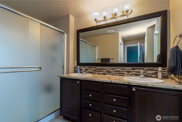 301 NE Danner Lane, College Place, WA 99324