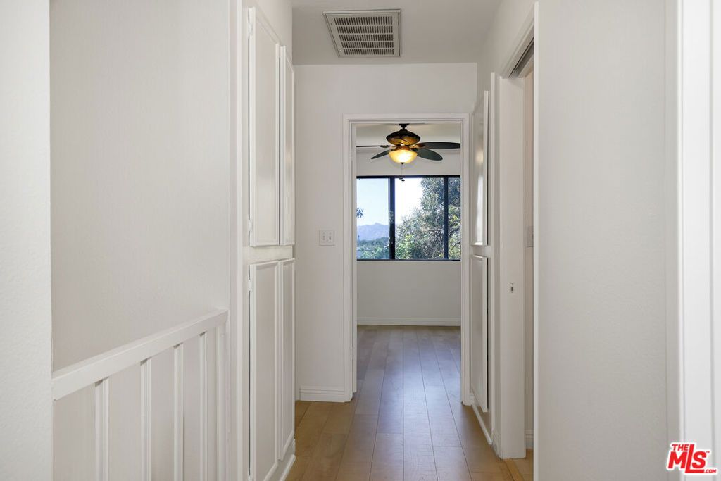 Image 22 of property listing at 11311 Tampa Avenue 30, Porter Ranch, CA 91326