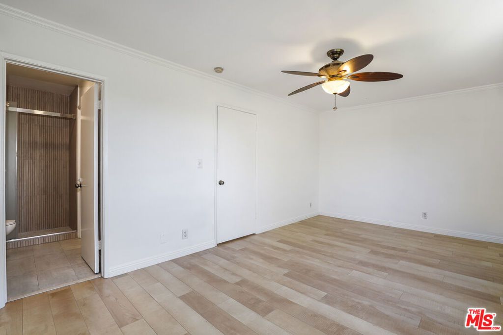 Image 26 of property listing at 11311 Tampa Avenue 30, Porter Ranch, CA 91326