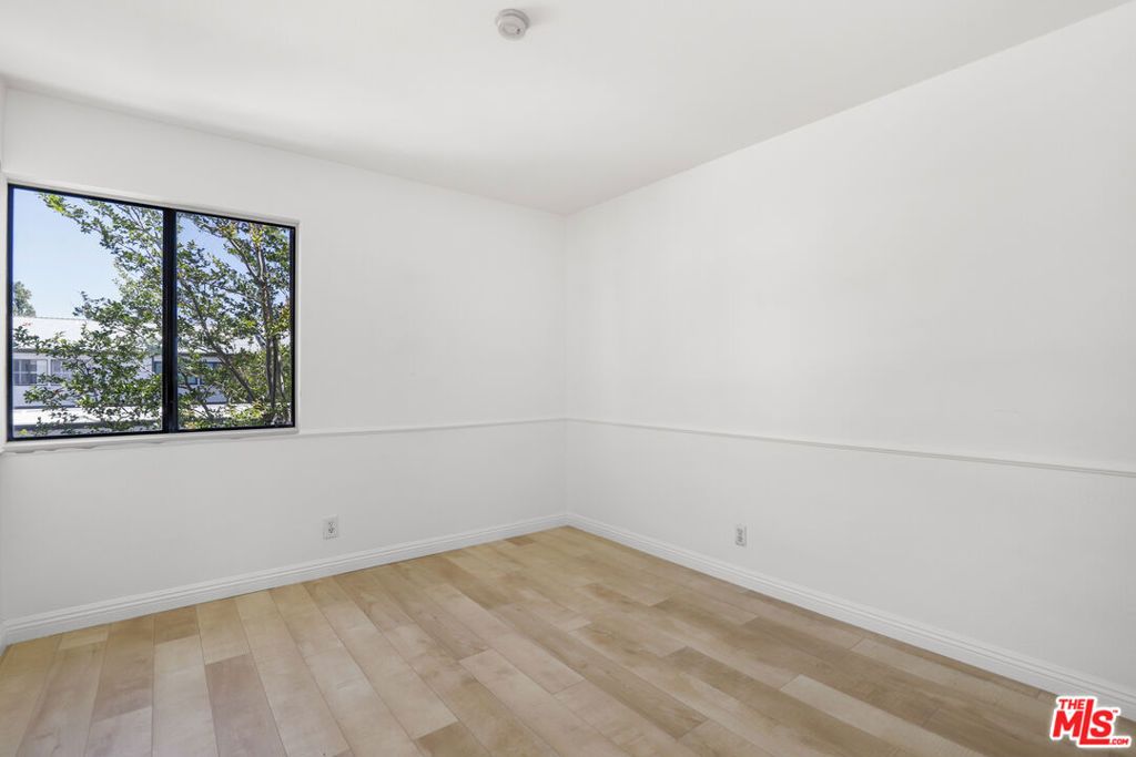 Image 29 of property listing at 11311 Tampa Avenue 30, Porter Ranch, CA 91326