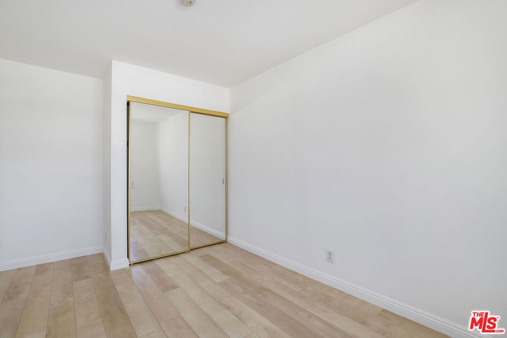 Image 32 of property listing at 11311 Tampa Avenue 30, Porter Ranch, CA 91326