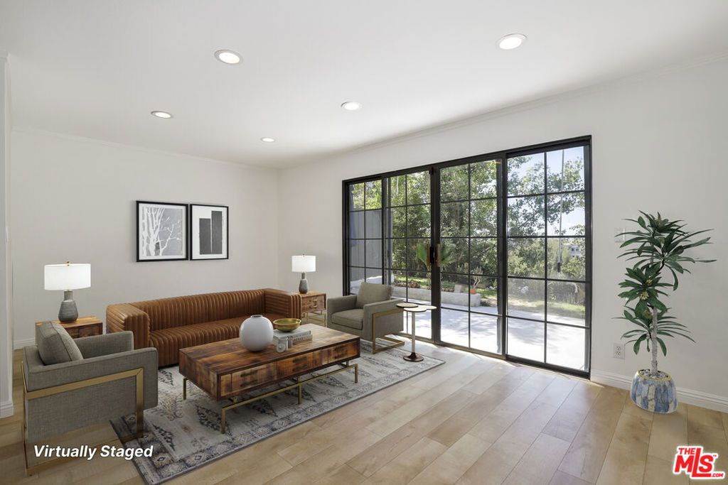 Image 6 of property listing at 11311 Tampa Avenue 30, Porter Ranch, CA 91326