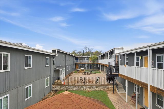 2401 Manor RD 232, Austin, TX 78722