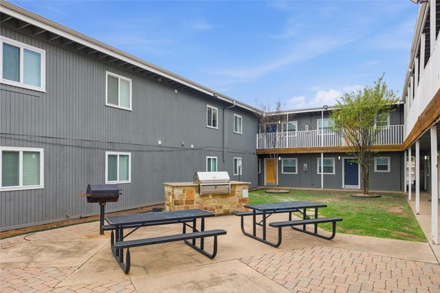 2401 Manor RD 232, Austin, TX 78722