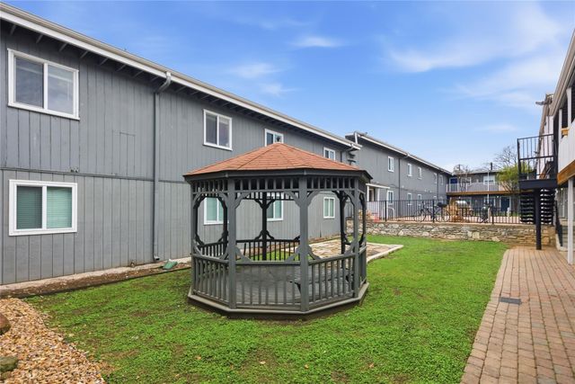 2401 Manor RD 232, Austin, TX 78722