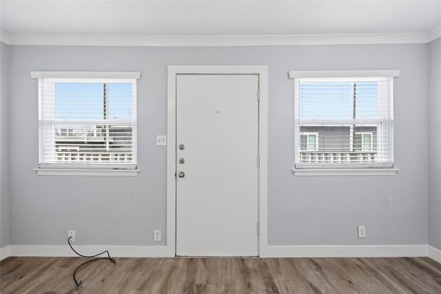 2401 Manor RD 232, Austin, TX 78722