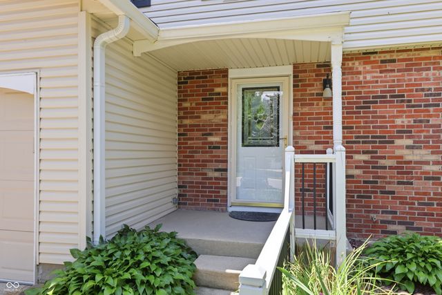 430 Meadow Circle, Greenwood, IN 46142