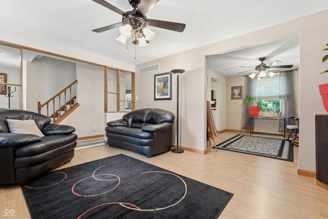 430 Meadow Circle, Greenwood, IN 46142