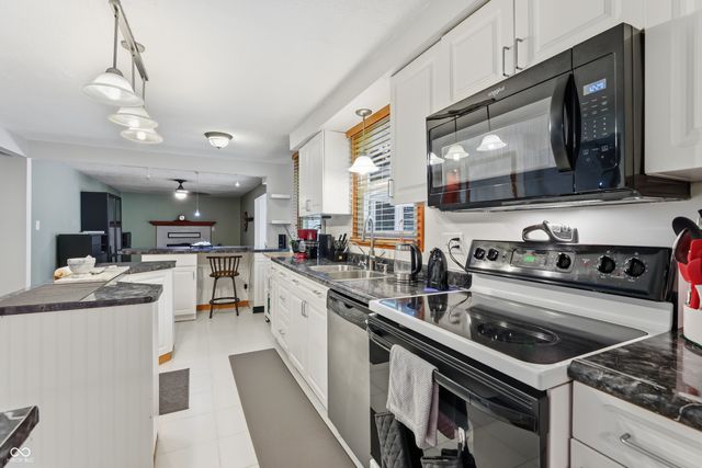 430 Meadow Circle, Greenwood, IN 46142