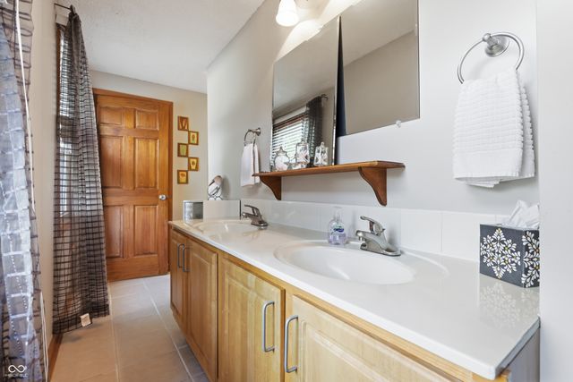 430 Meadow Circle, Greenwood, IN 46142