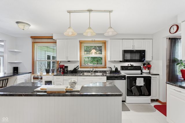 430 Meadow Circle, Greenwood, IN 46142