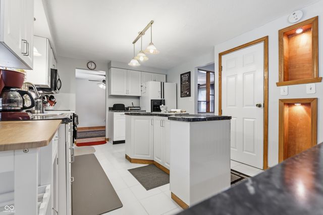 430 Meadow Circle, Greenwood, IN 46142