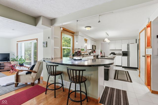430 Meadow Circle, Greenwood, IN 46142