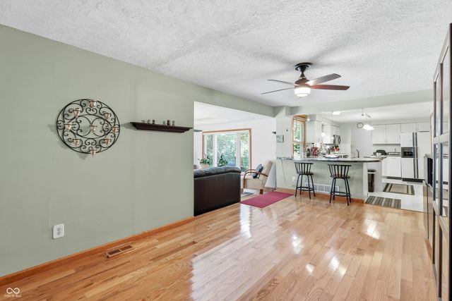 430 Meadow Circle, Greenwood, IN 46142
