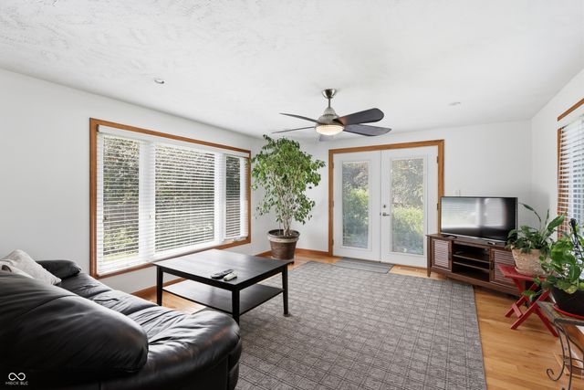 430 Meadow Circle, Greenwood, IN 46142