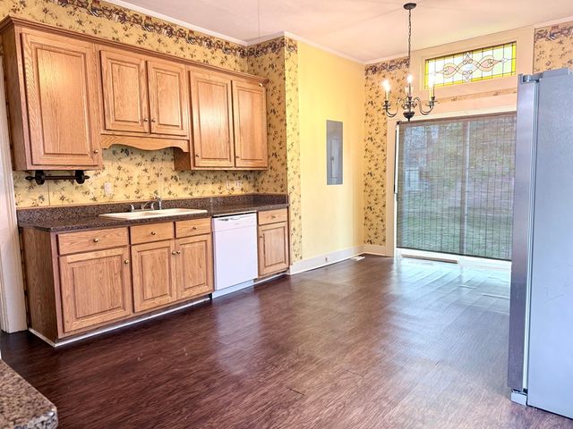 1814 S Main St, Hopkinsville, KY 42240