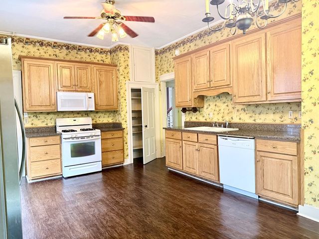 1814 S Main St, Hopkinsville, KY 42240