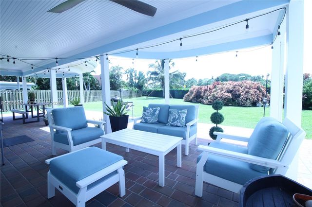 6486 Woodbury Road, Boca Raton, FL 33433