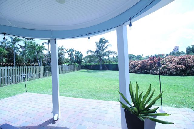 6486 Woodbury Road, Boca Raton, FL 33433