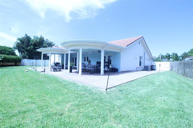 6486 Woodbury Road, Boca Raton, FL 33433