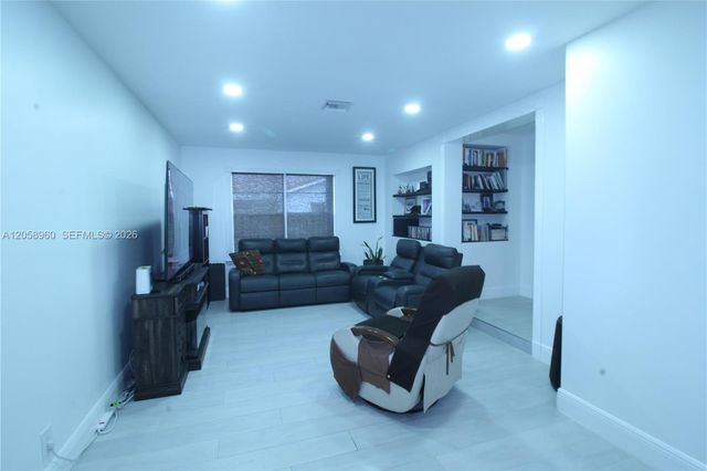 6486 Woodbury Road, Boca Raton, FL 33433
