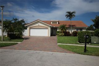 6486 Woodbury Road, Boca Raton, FL 33433