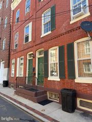 8 PEACE ST, Trenton, NJ 08608