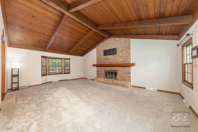210 S Gladstone Avenue, Aurora, IL 60506