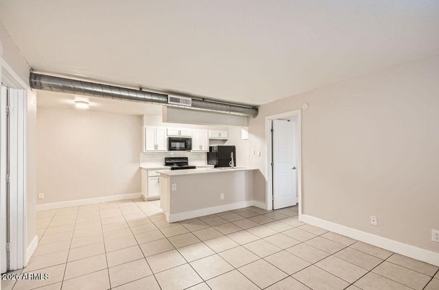 2524 W GLENROSA Avenue B1, Phoenix, AZ 85017