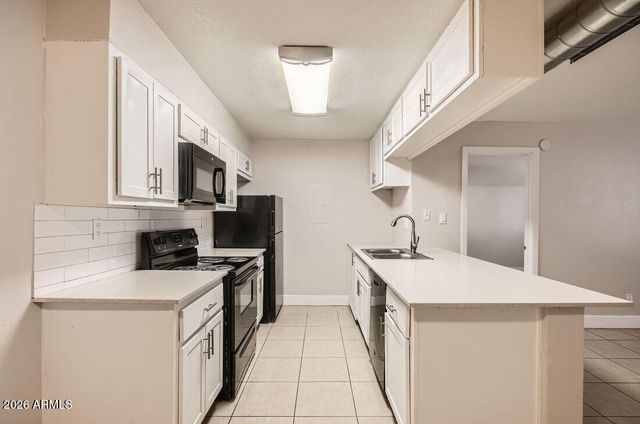 2524 W GLENROSA Avenue B1, Phoenix, AZ 85017