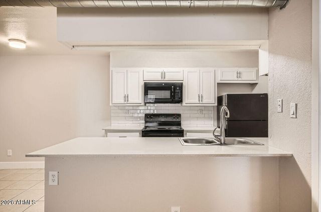 2524 W GLENROSA Avenue B1, Phoenix, AZ 85017