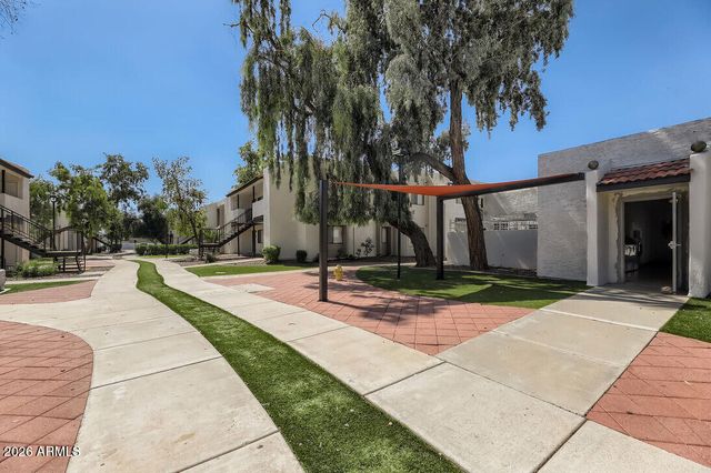 2524 W GLENROSA Avenue B1, Phoenix, AZ 85017