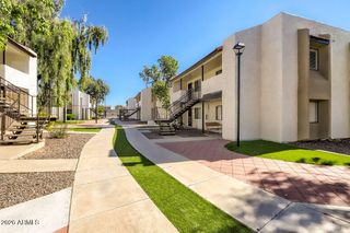 2524 W GLENROSA Avenue B1, Phoenix, AZ 85017