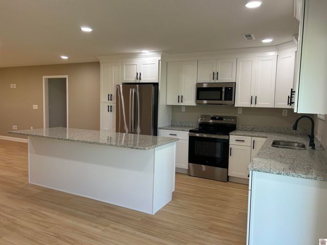9655 Wedel Ln., West Paducah, KY 42086