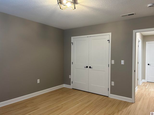 9655 Wedel Ln., West Paducah, KY 42086
