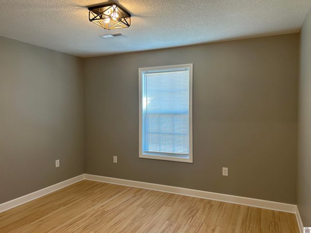 9655 Wedel Ln., West Paducah, KY 42086