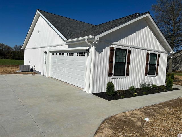 9655 Wedel Ln., West Paducah, KY 42086