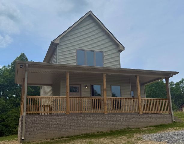 176 Redbird Lane, Lafayette, TN 37083
