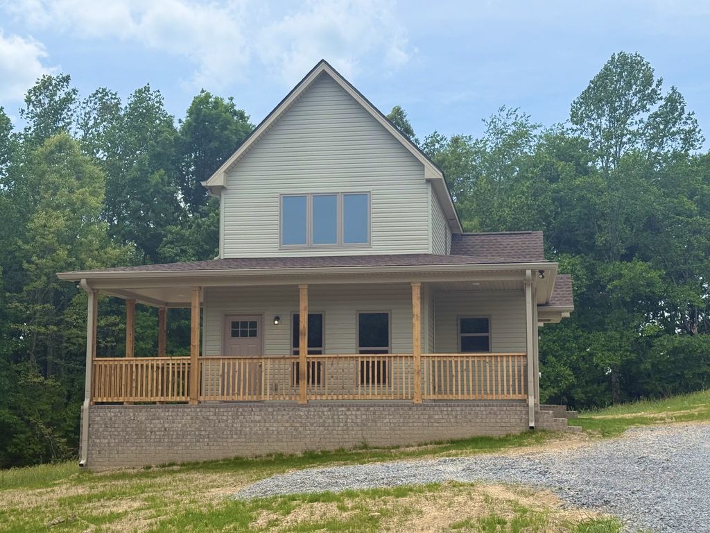 176 Redbird Lane, Lafayette, TN 37083