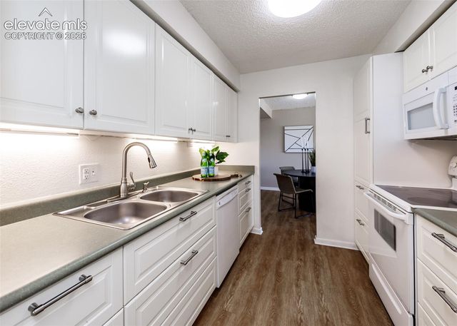 411 Lakewood Circle C502, Colorado Springs, CO 80910