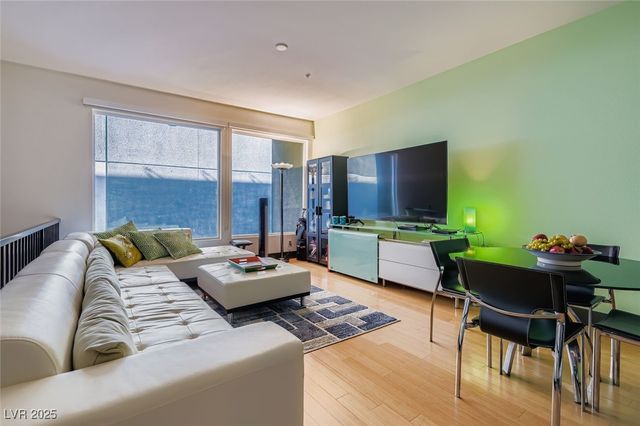 2755 West Pebble Road 319, Las Vegas, NV 89123