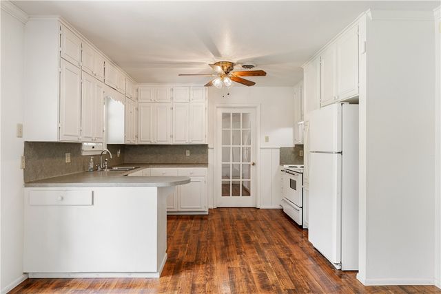 1139 W Lee Ave, Kingsville, TX 78363