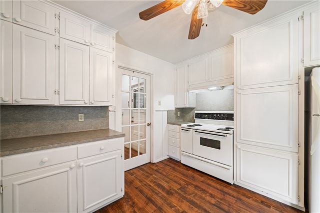 1139 W Lee Ave, Kingsville, TX 78363