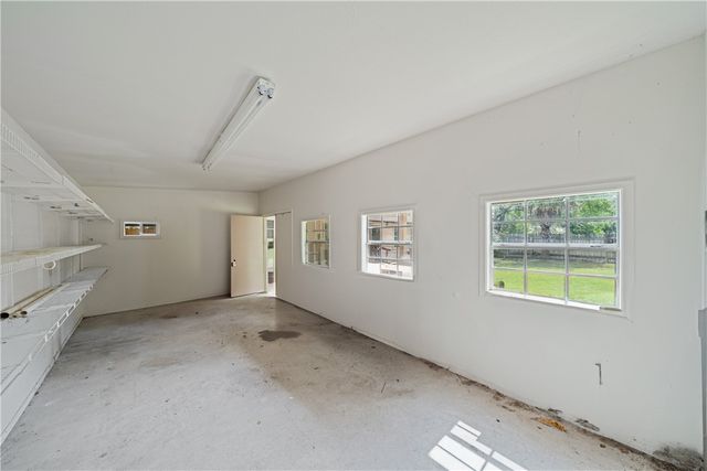 1139 W Lee Ave, Kingsville, TX 78363